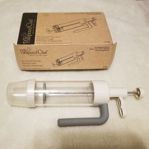 pampered chef easy accent decorator